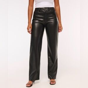 Abercrombie & Fitch - Curve Love Black Vegan Leather 90s Relaxed Pants - 26S